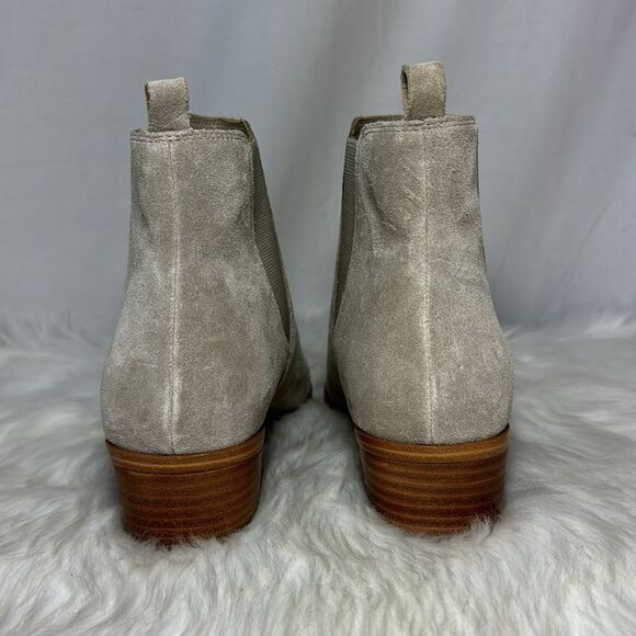 Marc Fisher LTD NWOT Yikalo Taupe Suede Chelsea Slip On Booties Sz 10 - Picture 4 of 7
